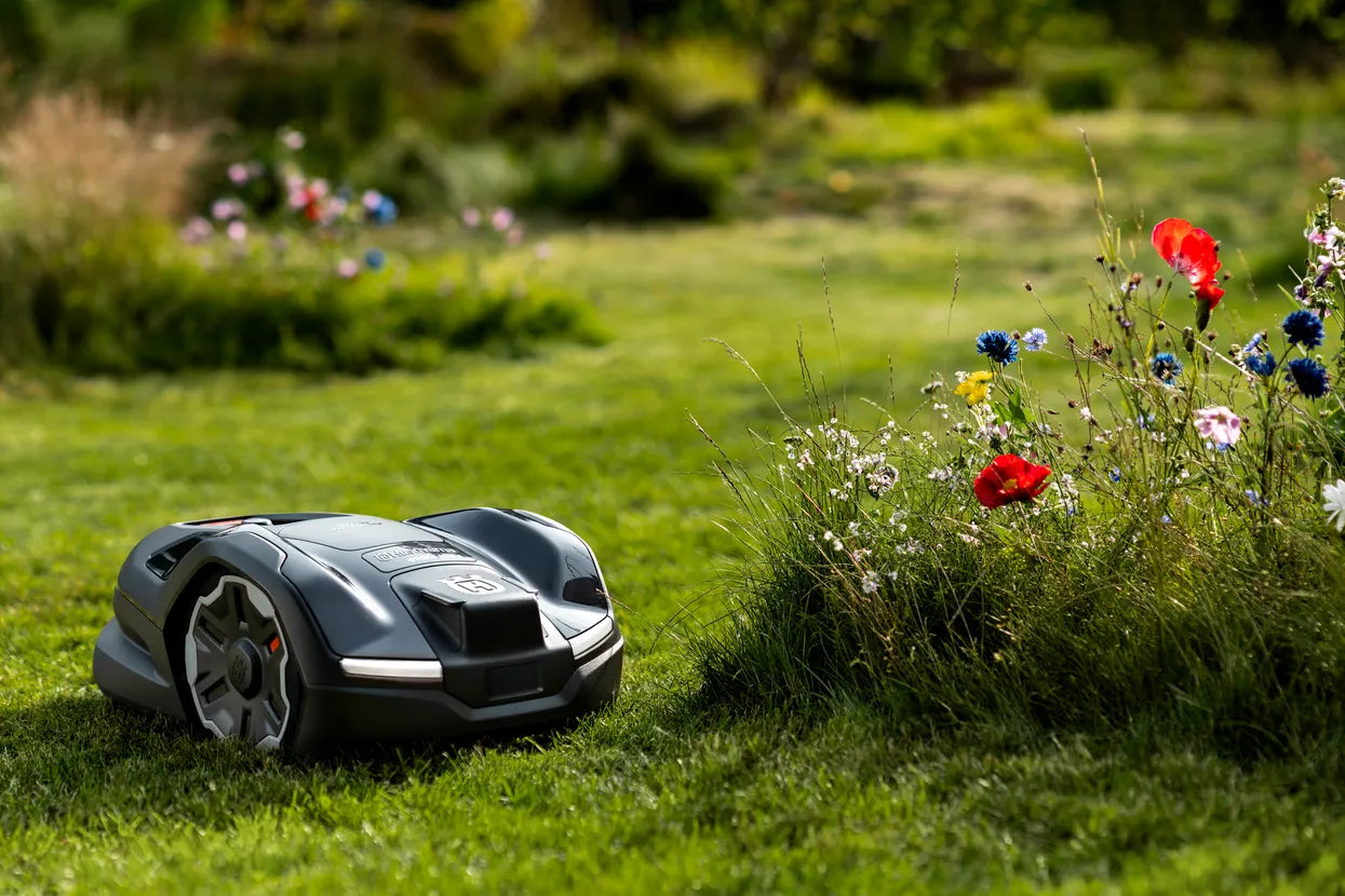 Which Lawnmower Is Right for Your Garden? A Simple Buying Guide