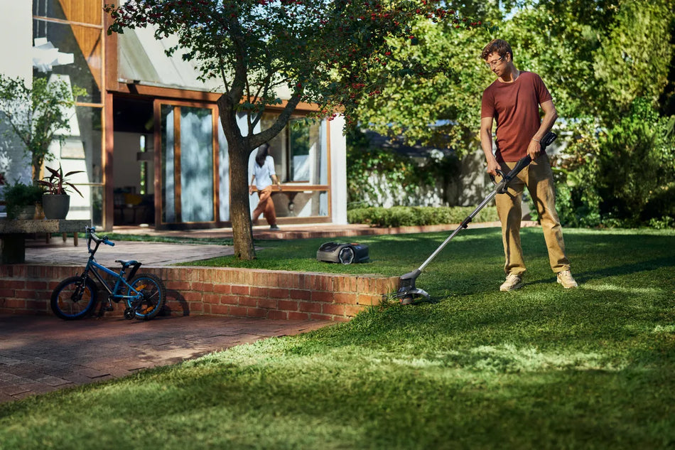 Husqvarna Aspire T28-P4A Grass Trimmer – With Battery & Charger